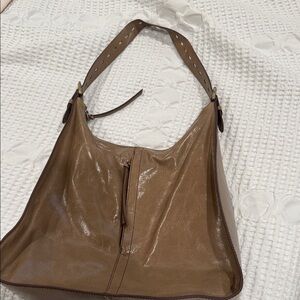 Elegant Tan Leather Shoulder Bag